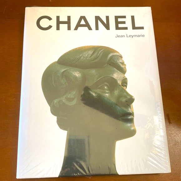 Chanel book - Picture 2 of 6